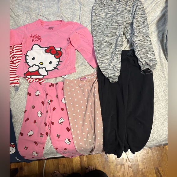 Bundle of toddler girl clothes size 24-36m and 3T in a very good condition - Picture 2 of 6